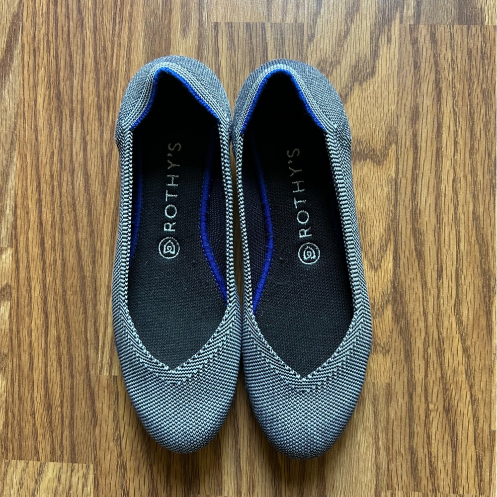 Women's Rothy's The Flat Shoes. Size 8